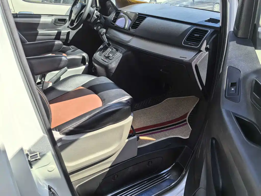 Maxus G10 2021 2.0T automatic elite version gasoline 7 seats купить на сайте DeffCars