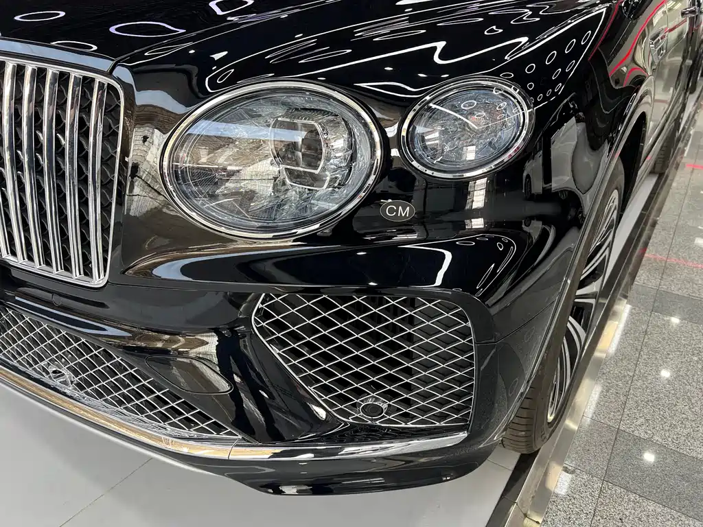 Bentayga 2025 4.0T V8 Long Wheelbase Art Edition купить на сайте DeffCars