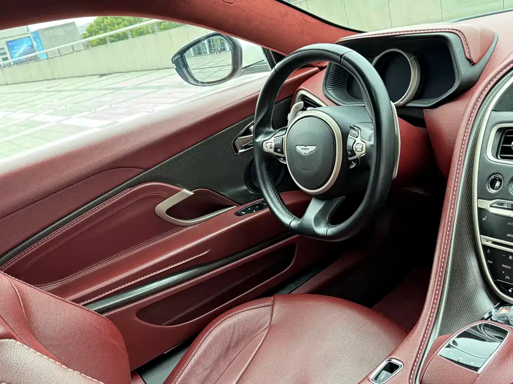 Aston Martin DB11 2016 5.2T First Edition купить на сайте DeffCars