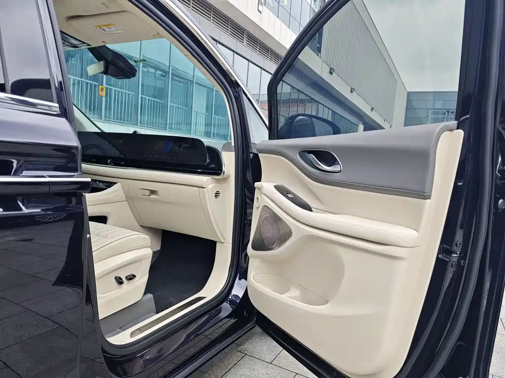 Lantu Dreamer 2024 PHEV ultra-long battery life flagship version купить на сайте DeffCars