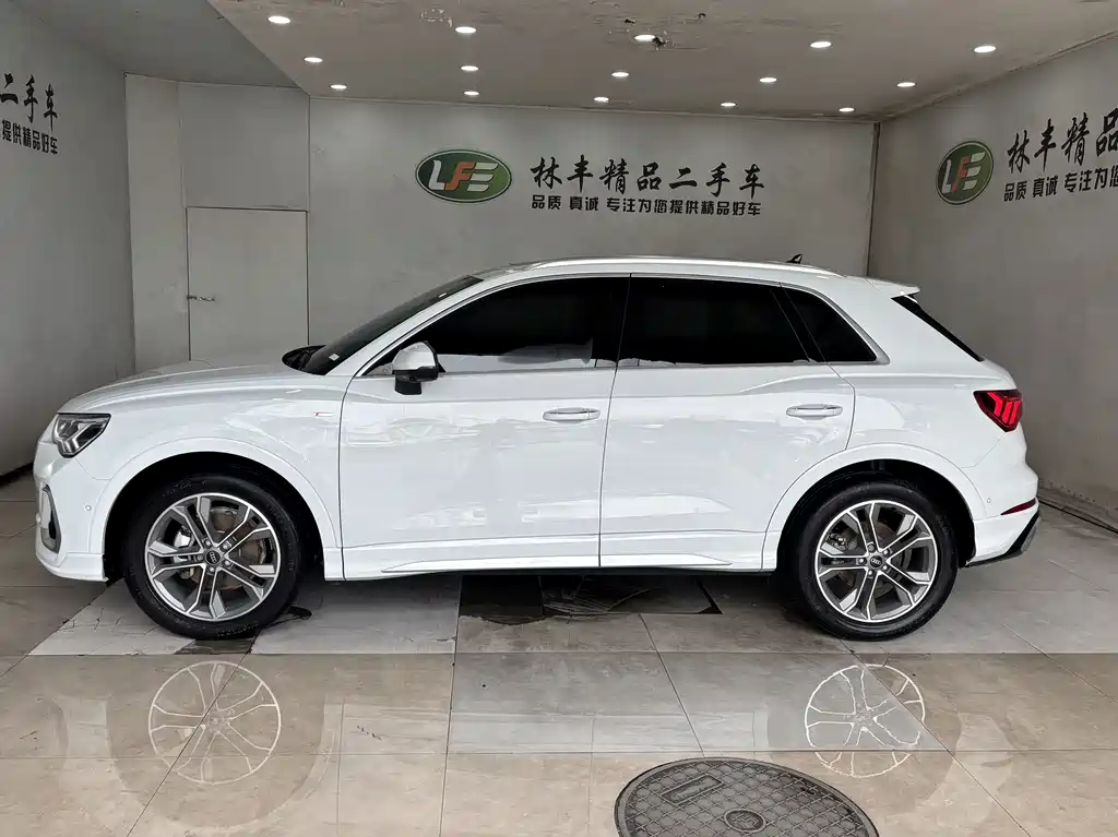 Audi Q3 2025 45th Anniversary Collector's Edition 40TFSI Fashion Dynamic купить на сайте DeffCars