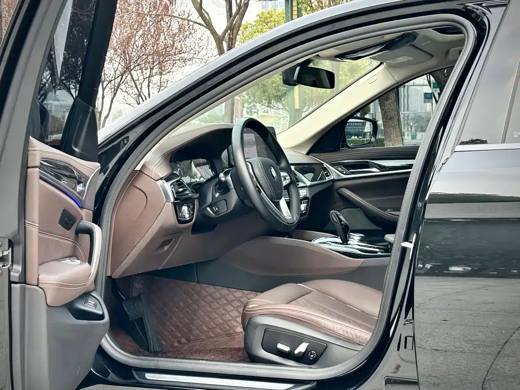 BMW 5 Series 2021 525Li Luxury Package купить на сайте DeffCars