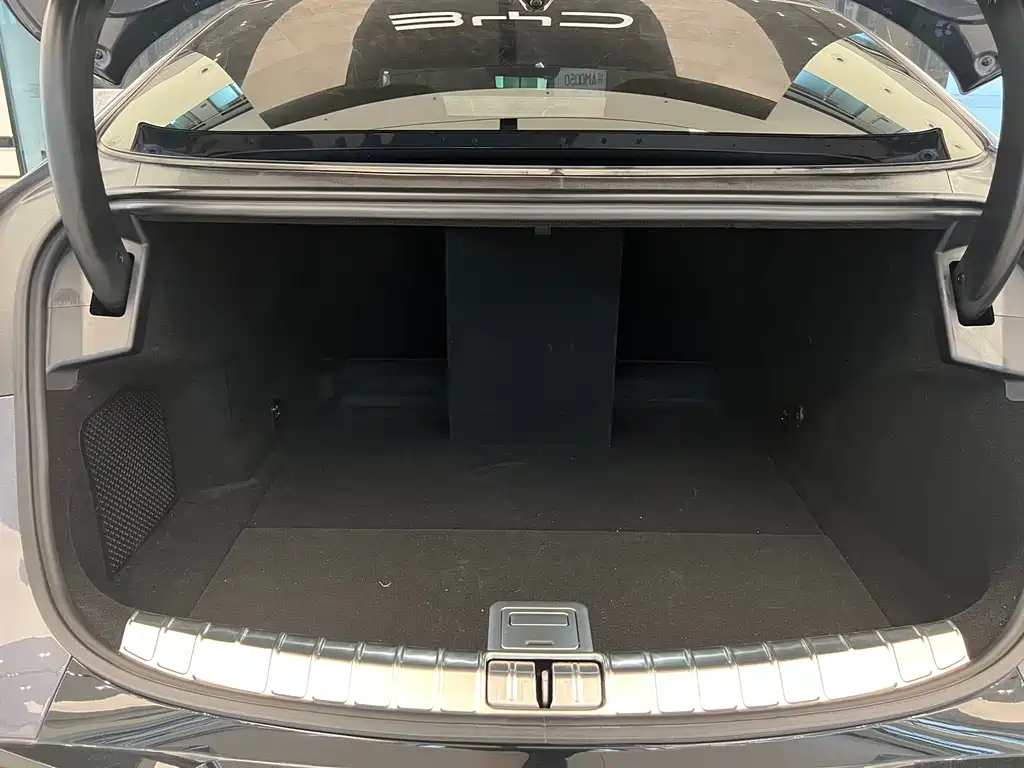 Denza Z9 2024 1100km four-wheel drive Max version купить на сайте DeffCars