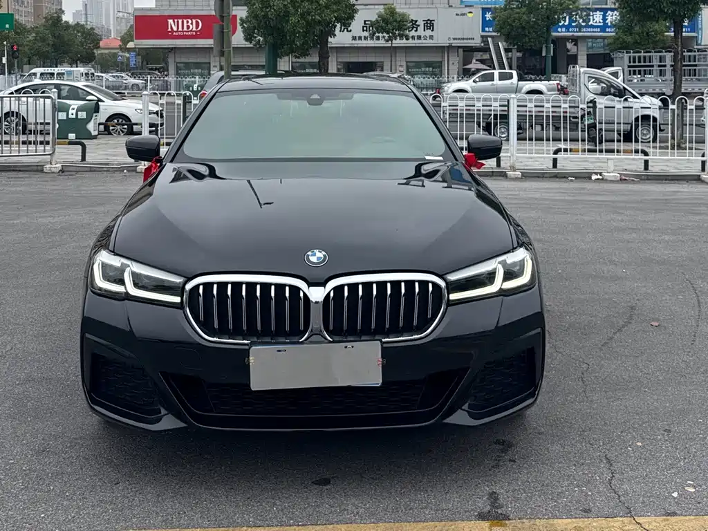 BMW 5 Series 2022 525Li M Sports Package купить на сайте DeffCars