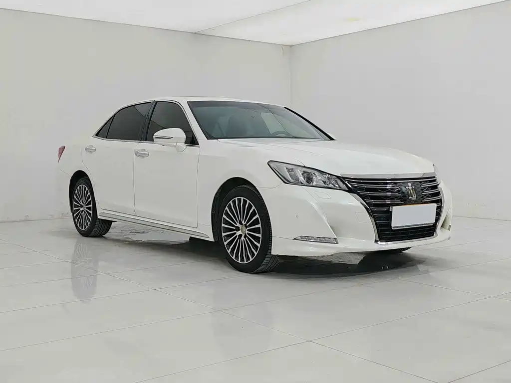 Crown 2018 2.0T Sports Edition купить на сайте DeffCars