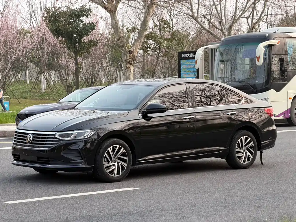 Lavida 2023 1.5L automatic 5 million version купить на сайте DeffCars