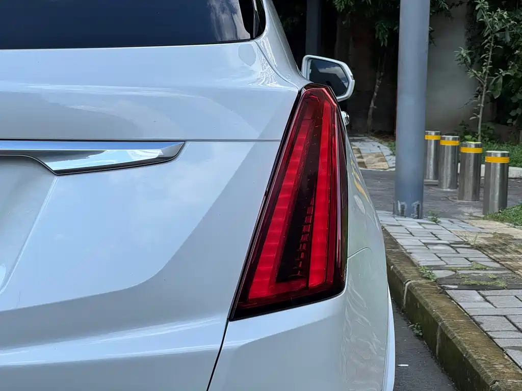 Cadillac XT5 2021 28T luxury model купить на сайте DeffCars