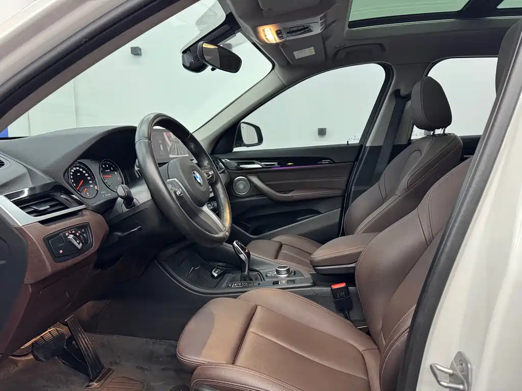 BMW X1 2022 sDrive25Li Leading Model купить на сайте DeffCars