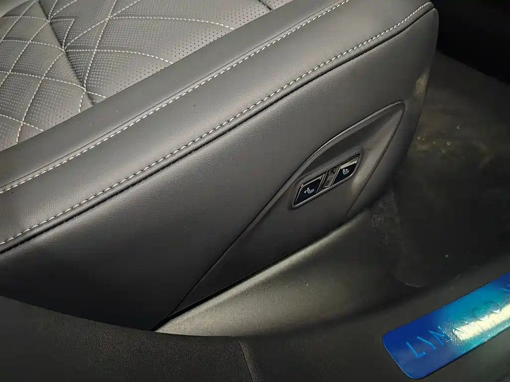 Lynk & Co 10 EM-P 2025 120 four-wheel drive Ultra купить на сайте DeffCars