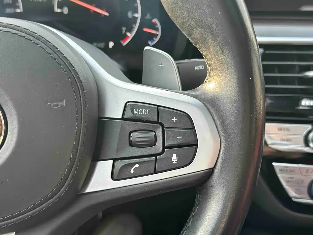 BMW 5 Series 2019 530Li Leading M Sports Package купить на сайте DeffCars