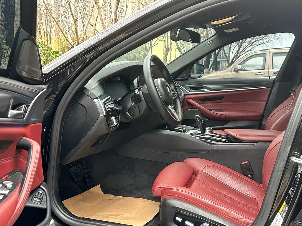 BMW 5 Series New Energy 2021 535Le Pioneer Edition M Sports Package купить на сайте DeffCars