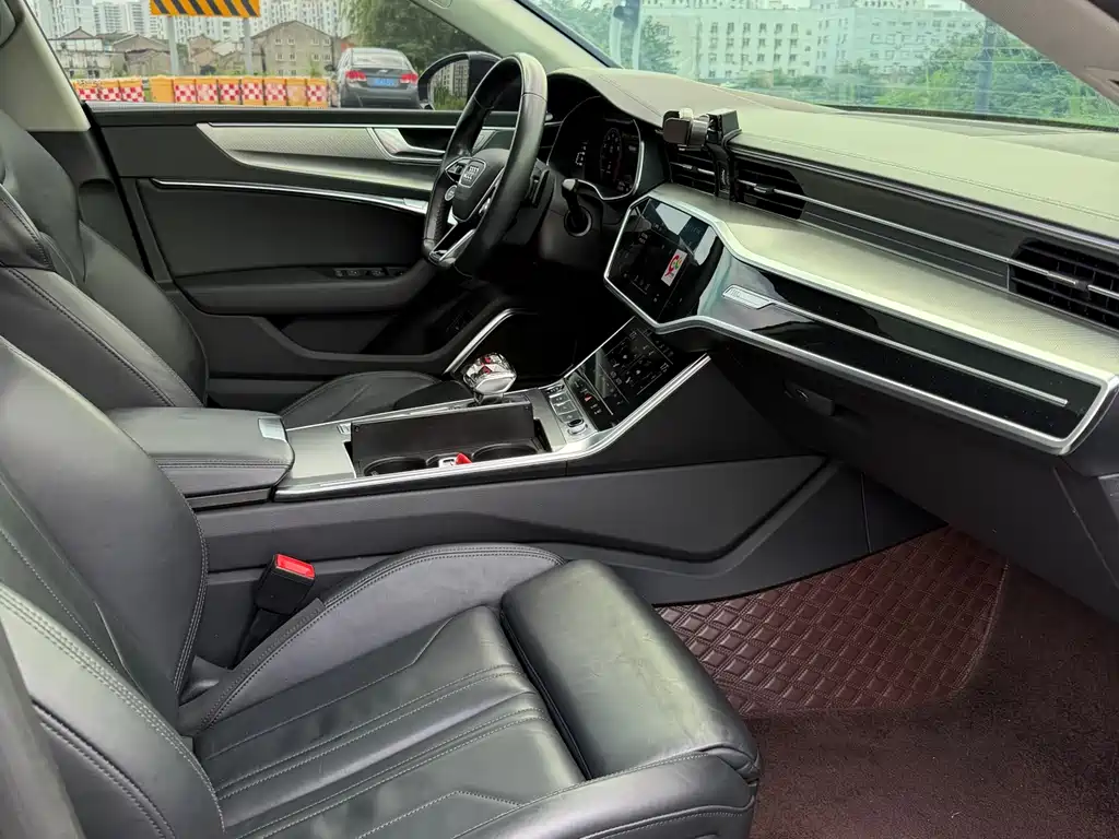 Audi A7 2023 45 TFSI Premium Selection купить на сайте DeffCars