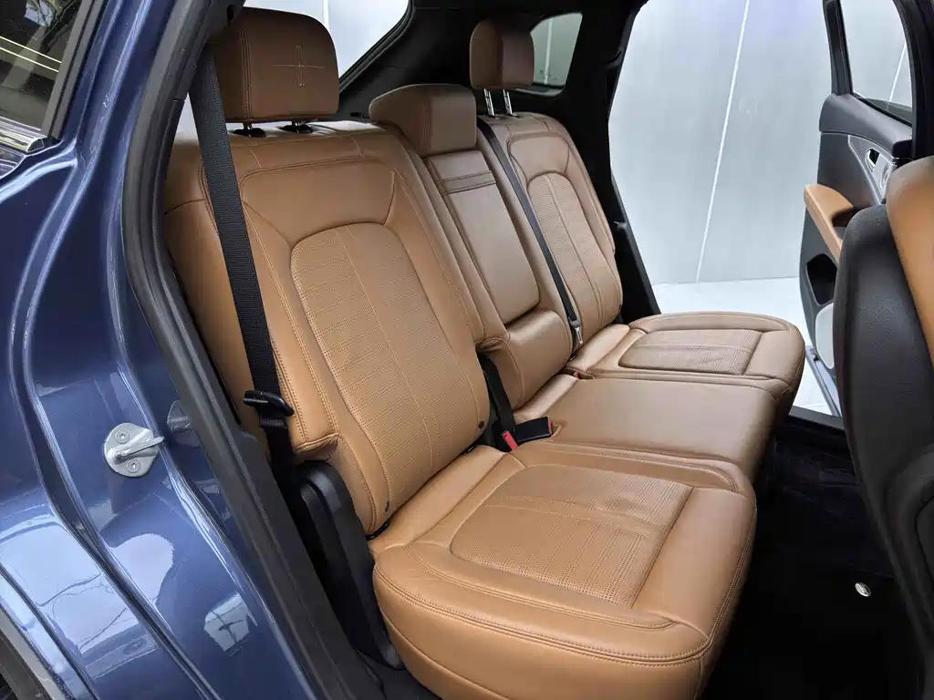 Voyager 2021 2.7T 4WD Presidential Edition купить на сайте DeffCars