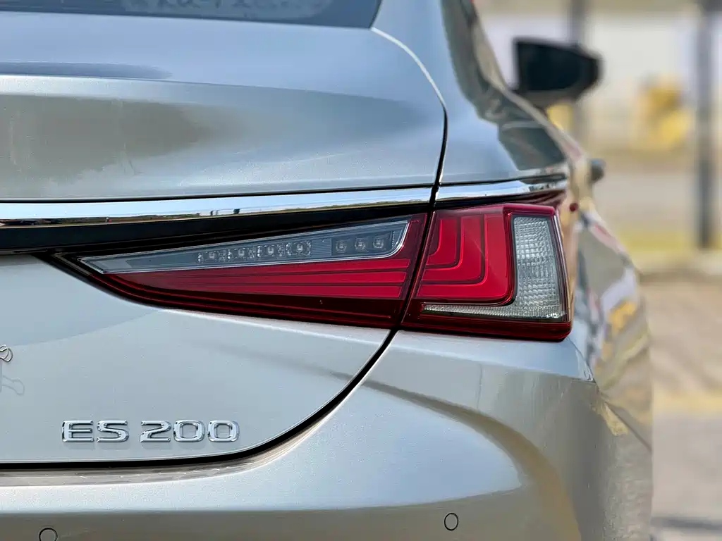 Lexus ES 2020 200 Excellence Edition купить на сайте DeffCars