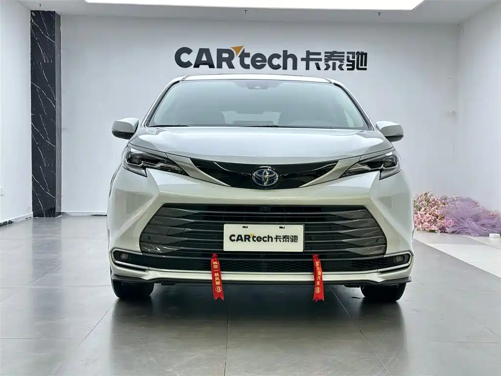 SIENNA 2021 2.5L Hybrid Deluxe Edition купить на сайте DeffCars