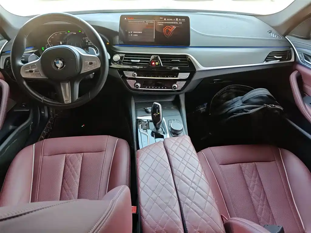 BMW 5 Series 2023 530Li Leading M Sports Package купить на сайте DeffCars