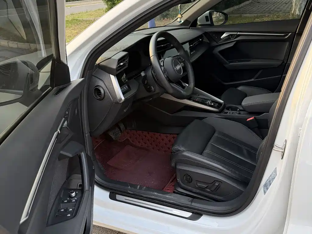 Audi A3 2023 facelift Sportback 35 TFSI luxury and elegant model купить на сайте DeffCars