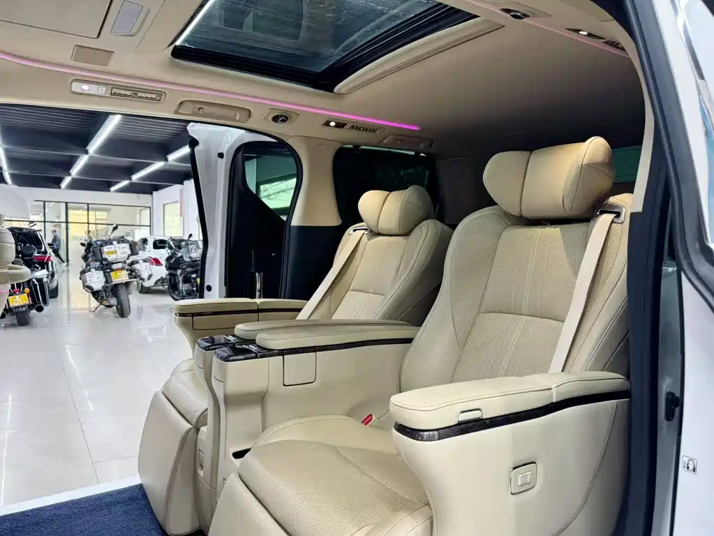 Wilfa 2021 Crown Dual Engine 2.5L HV Premium Edition купить на сайте DeffCars