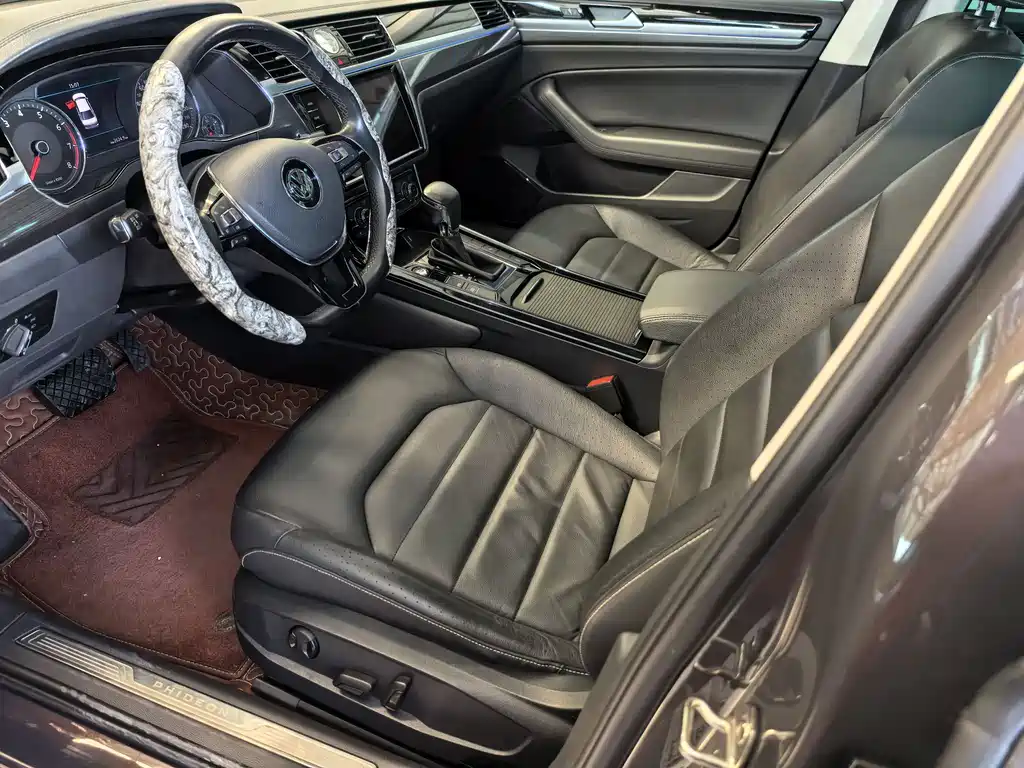 Huiang 2019 380TSI 2WD Business Edition National V купить на сайте DeffCars