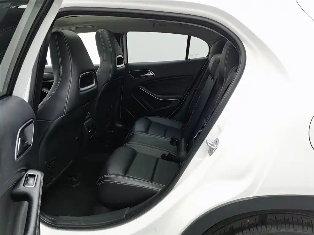 Mercedes-Benz GLA 2016 GLA 200 Dynamic купить на сайте DeffCars