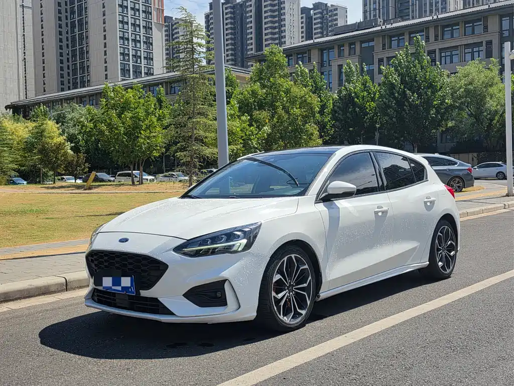Focus 2019 Hatchback EcoBoost 180 Automatic ST Line купить на сайте DeffCars