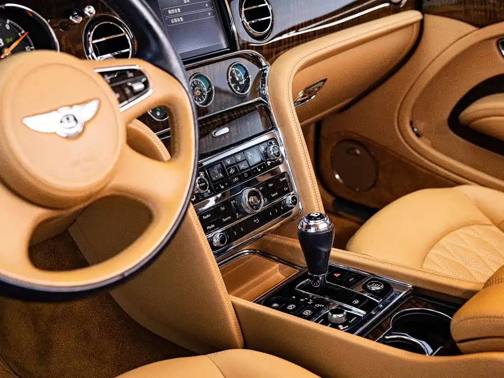 Mulsanne 2017 6.8T long wheelbase version купить на сайте DeffCars