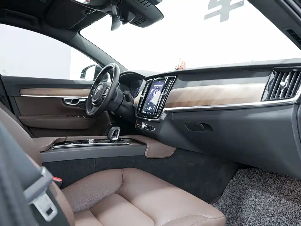 Volvo S90 2022 B5 Zhiyi Luxury Edition купить на сайте DeffCars