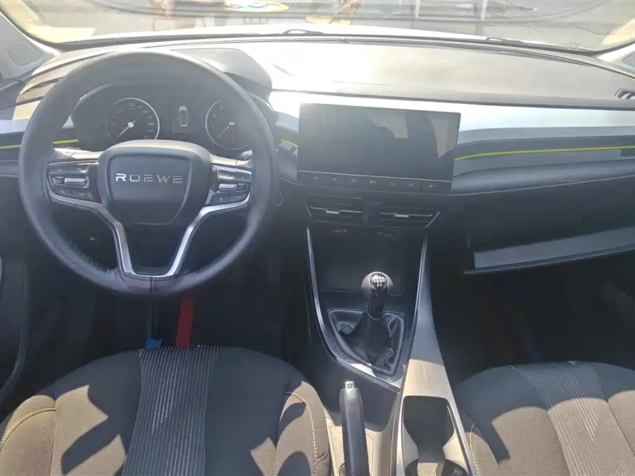 Roewe i5 2021 1.5L manual platinum version купить на сайте DeffCars