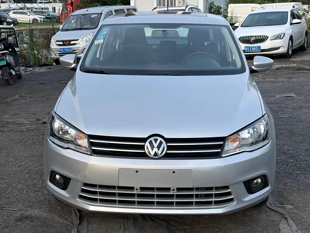 Jetta 2015 Premium Edition 1.4L Manual Comfort Type купить на сайте DeffCars