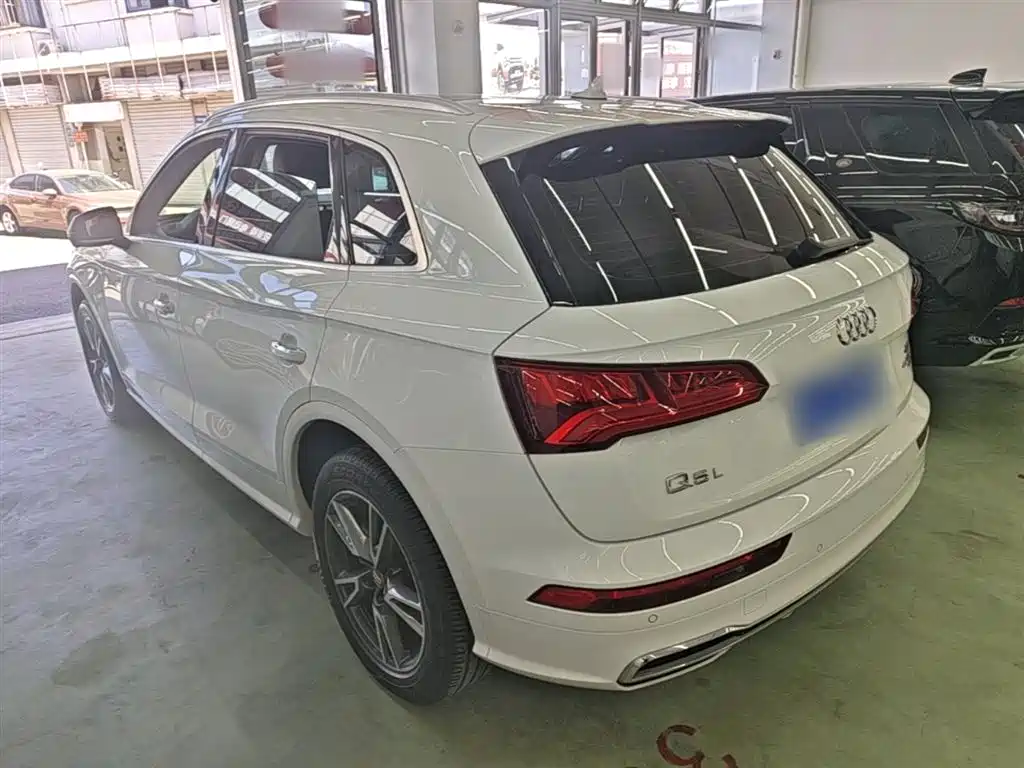 Audi Q5L 2020 facelift 40 TFSI enjoys fashionable style купить на сайте DeffCars