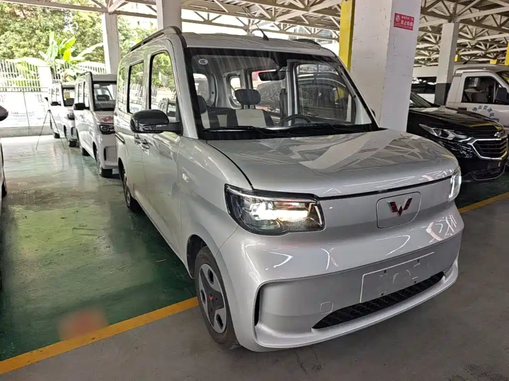 Hong Guang Light EV 2025 305km aggressive model купить на сайте DeffCars
