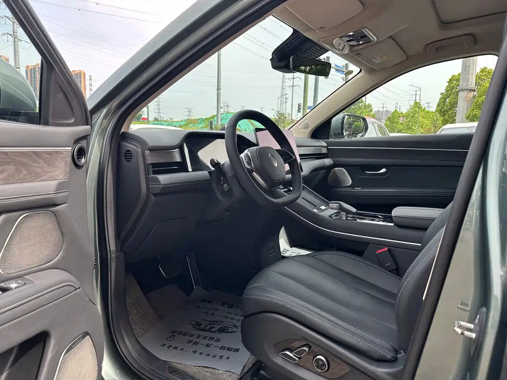 Wenjie M7 2024 1.5T rear drive Plus version 5 seats купить на сайте DeffCars