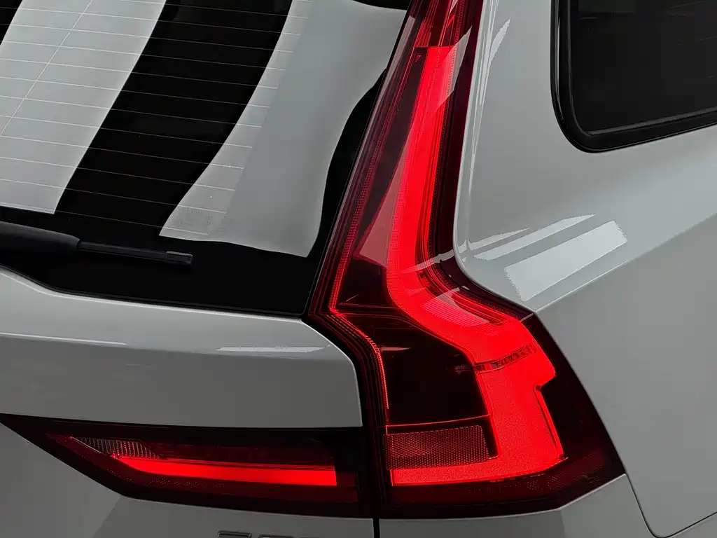 Volvo V90 2017 Cross Country T5 AWD Smart Edition купить на сайте DeffCars