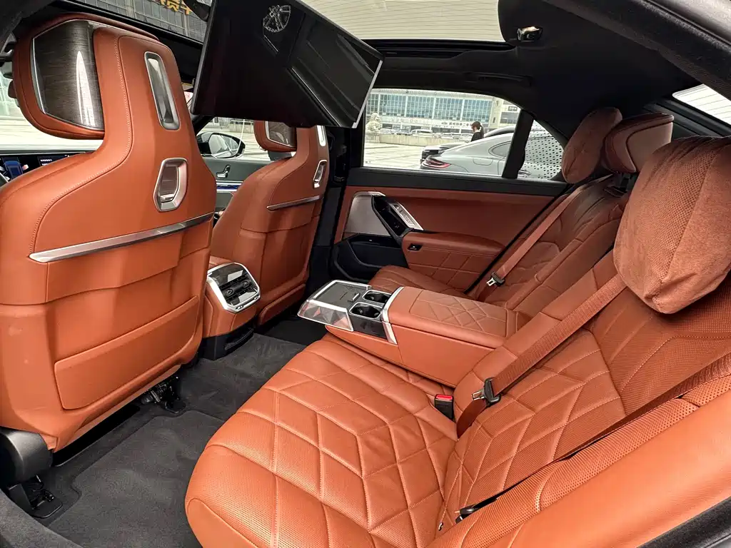 BMW 7 Series 2023 facelift 740Li exclusive M sports package купить на сайте DeffCars