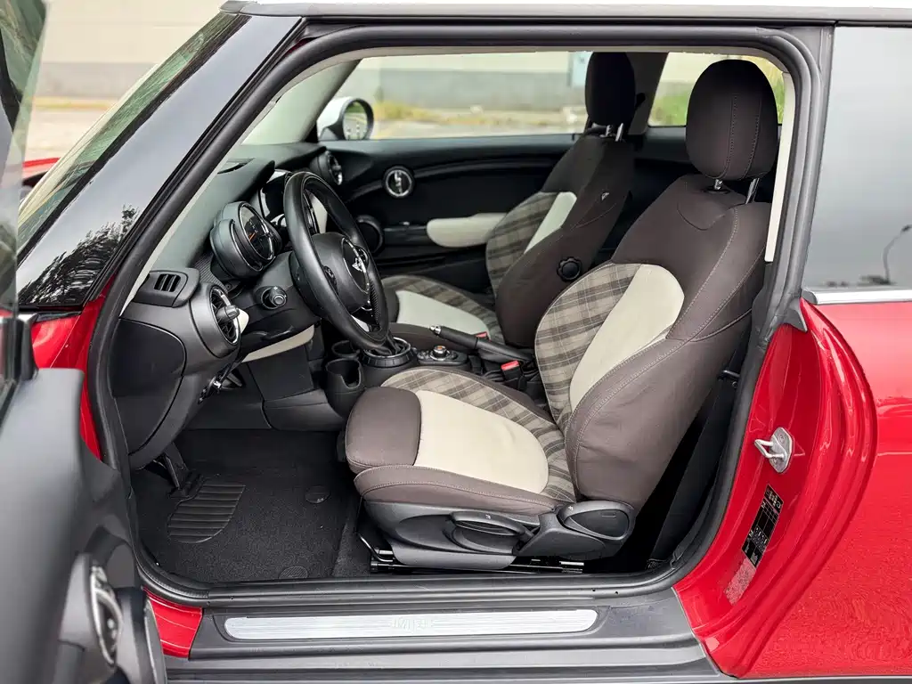 Mini 2014 1.5T Cooper Excitement купить на сайте DeffCars