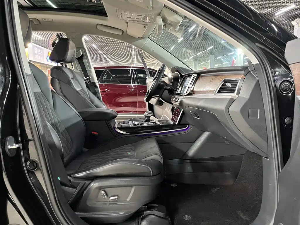 Hongqi HS7 2022 2.0T DCT two-wheel drive smart connected flagship version, five seats купить на сайте DeffCars