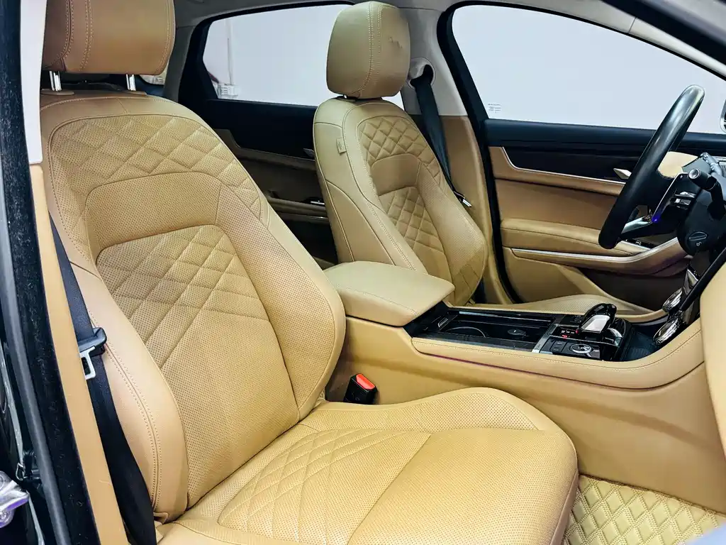 Jaguar XFL 2024 2.0T P250 two-wheel drive exclusive luxury version купить на сайте DeffCars