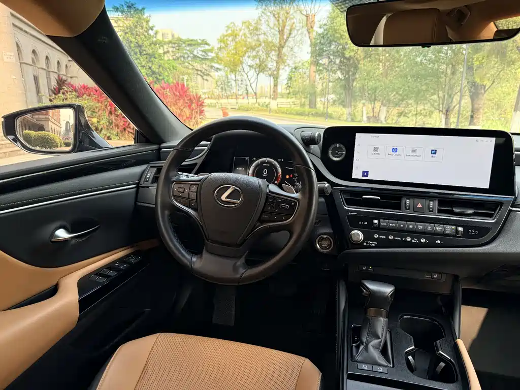 Lexus ES 2022 200 Excellence Edition купить на сайте DeffCars
