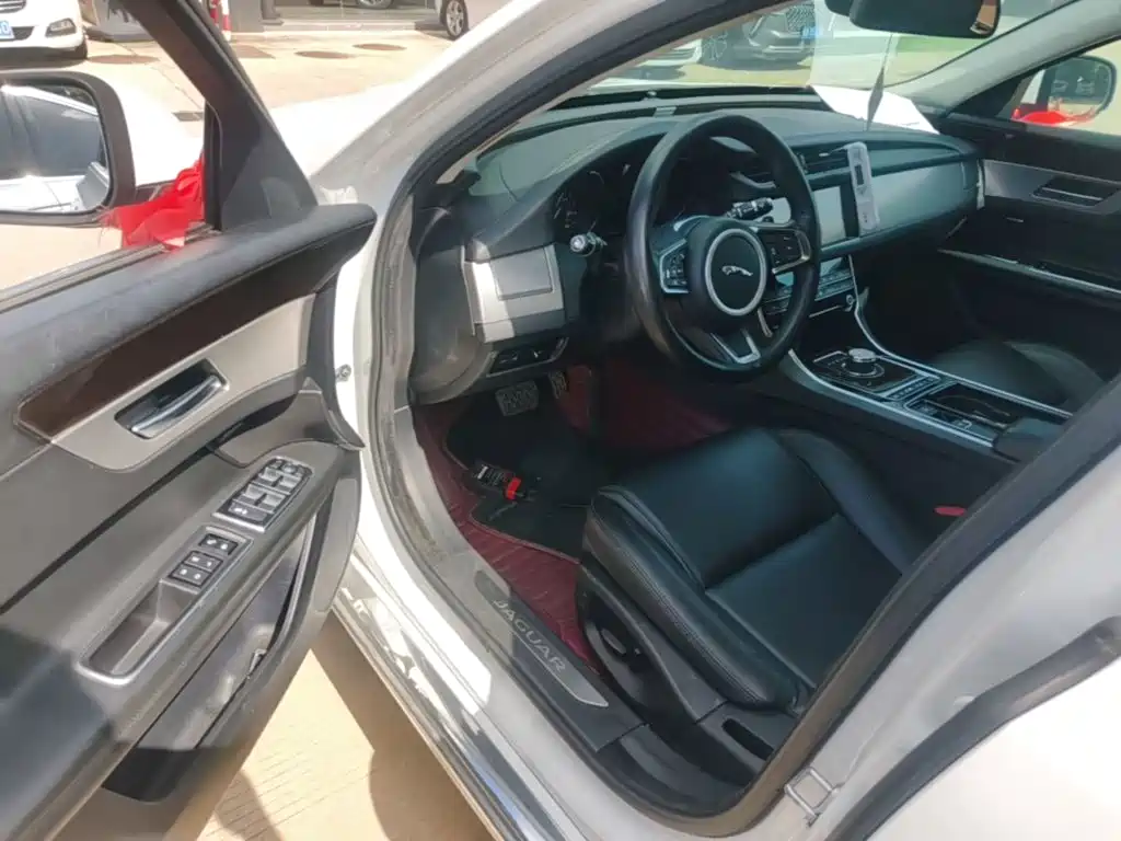 Jaguar XFL 2019 XFL 2.0T 200PS 2WD Elite Edition купить на сайте DeffCars