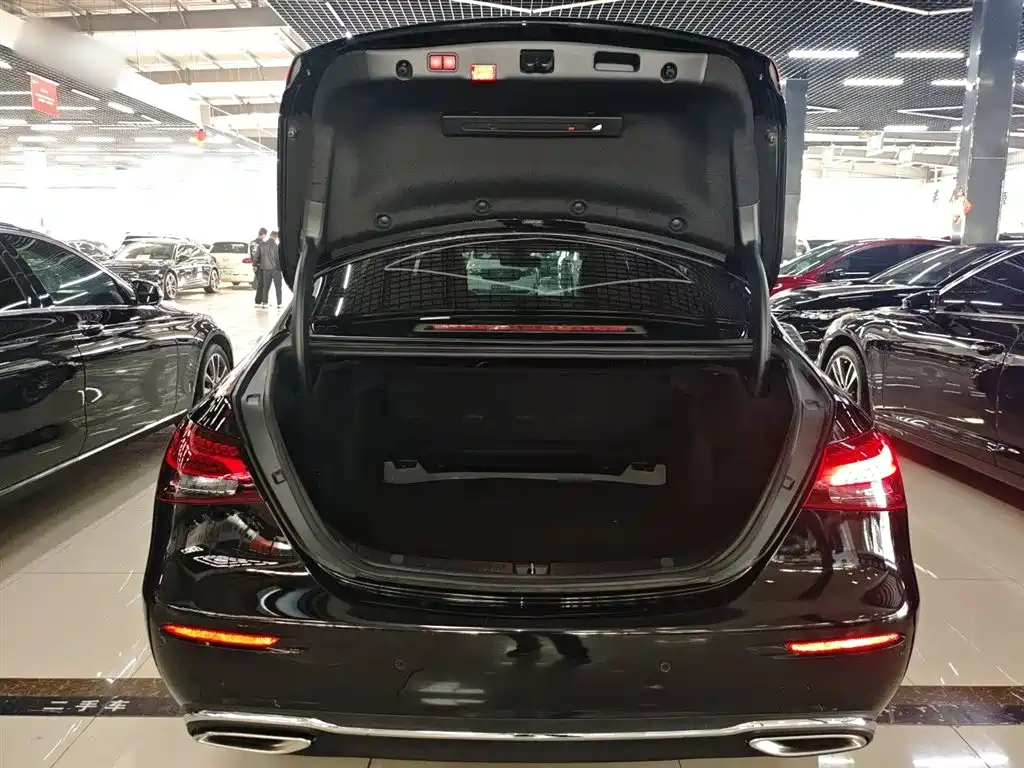 Mercedes-Benz E-Class 2023 E 260 L купить на сайте DeffCars