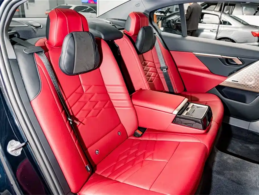 BMW 5 Series 2025 530Li Exclusive M Sports Package купить на сайте DeffCars