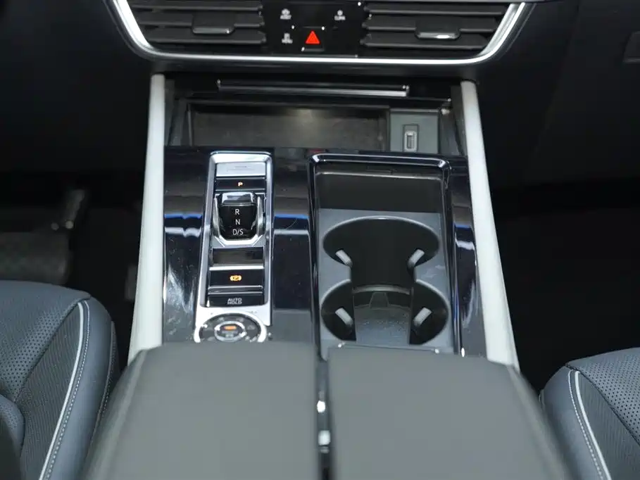 Touron 2023 facelift 380TSI four-wheel drive luxury version купить на сайте DeffCars