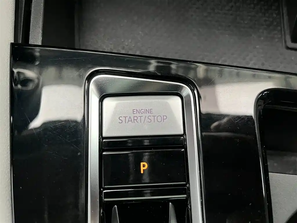 Touron 2023 Touron X facelift 380TSI four-wheel drive luxury version купить на сайте DeffCars