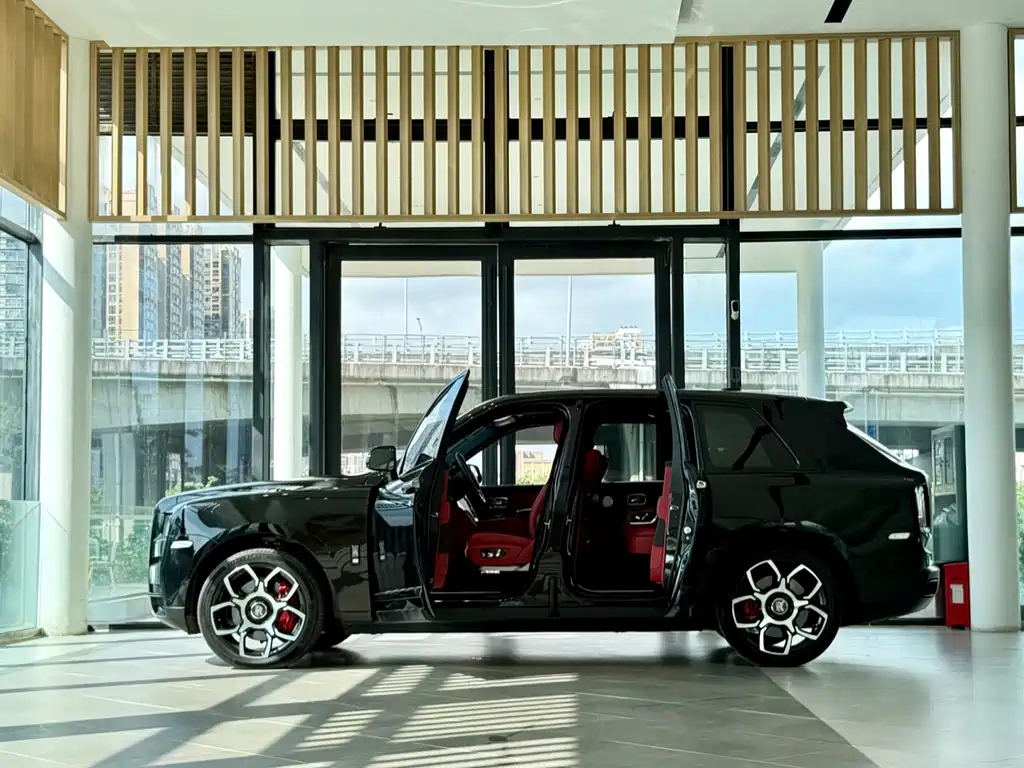 Cullinan 2018 four-seat version купить на сайте DeffCars
