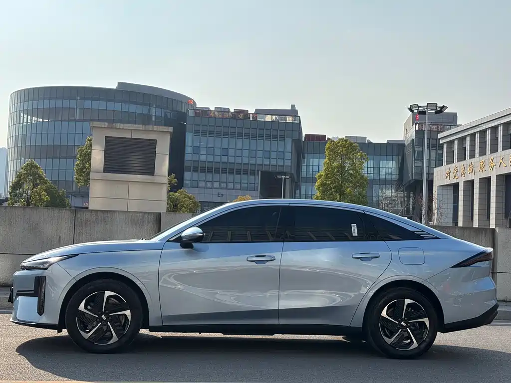 Galaxy L6 2025 EM-i 140km Starship Edition купить на сайте DeffCars