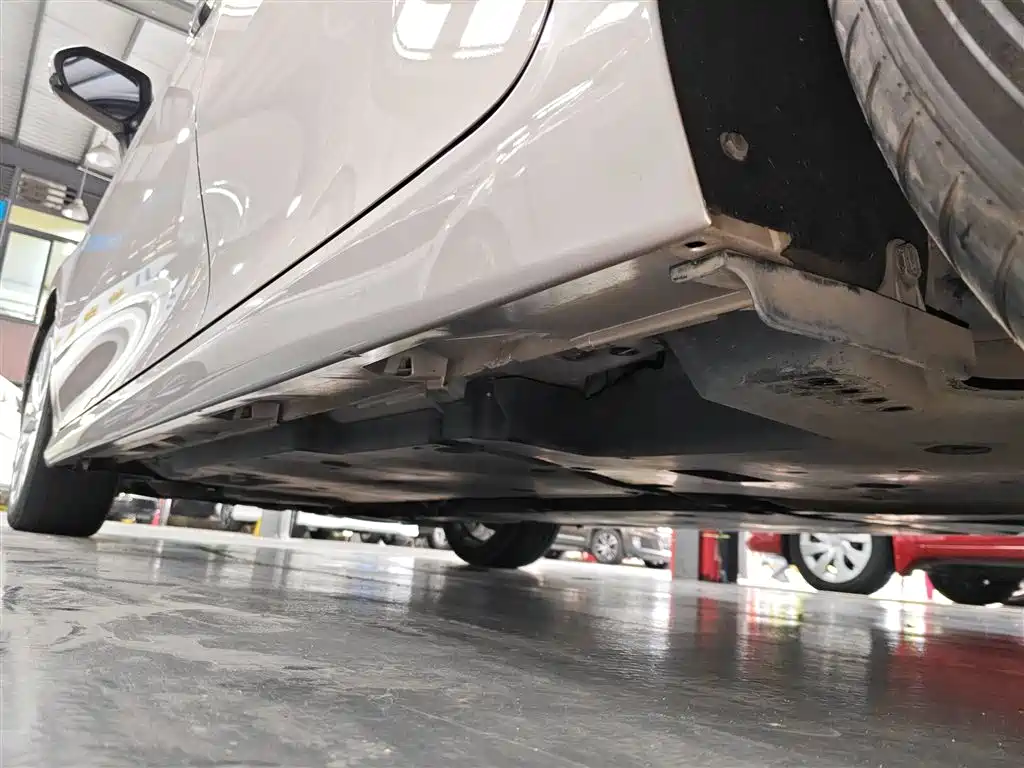 Camry 2018 2.5G Deluxe Edition купить на сайте DeffCars