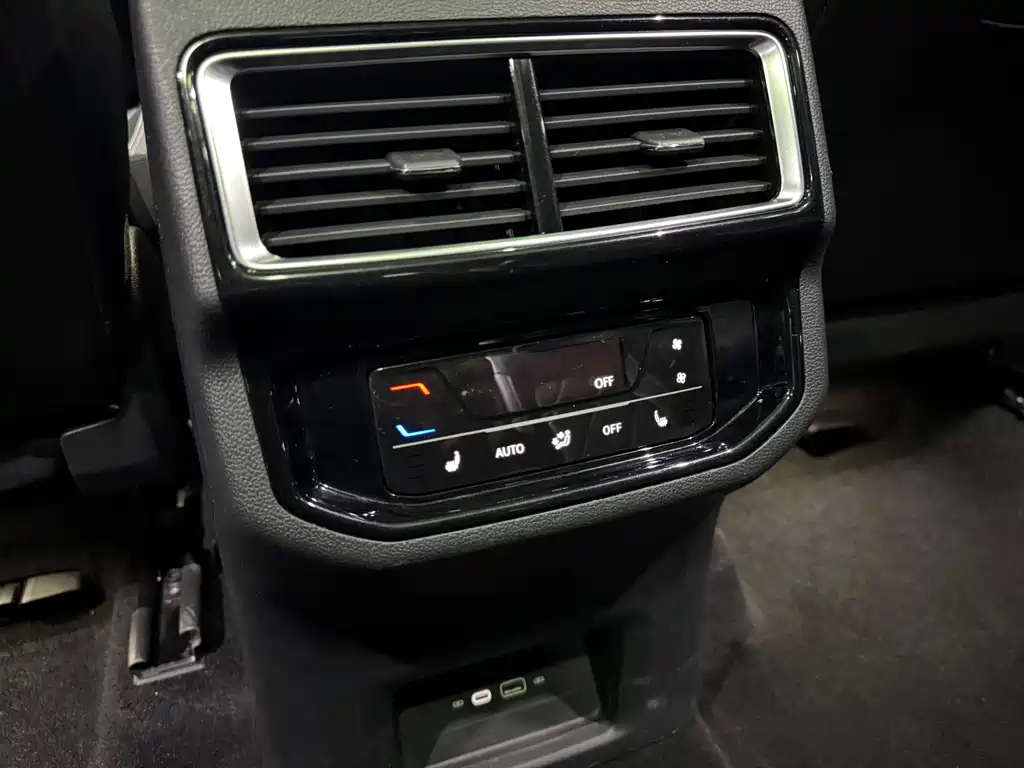 Touron 2024 380TSI four-wheel drive luxury version купить на сайте DeffCars