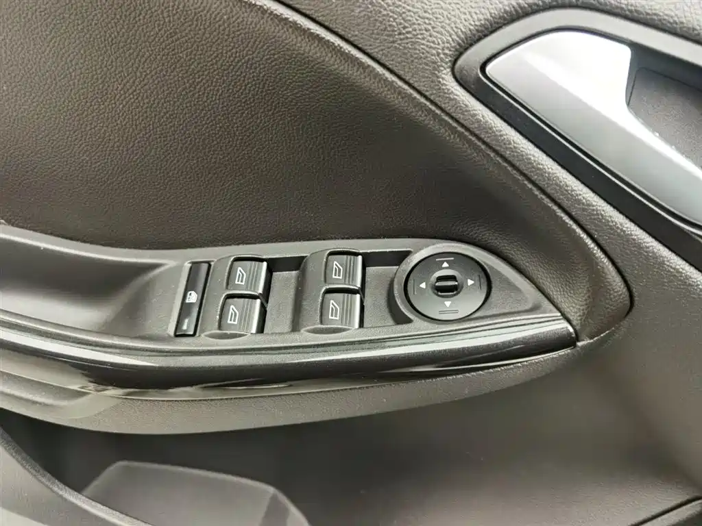 Focus 2020 hatchback classic 1.5L automatic fashion model купить на сайте DeffCars