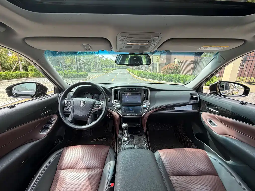 Crown 2018 2.0T Sports Edition купить на сайте DeffCars