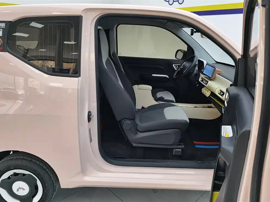 Hongguang MINIEV 2024 third generation 215km youth version купить на сайте DeffCars
